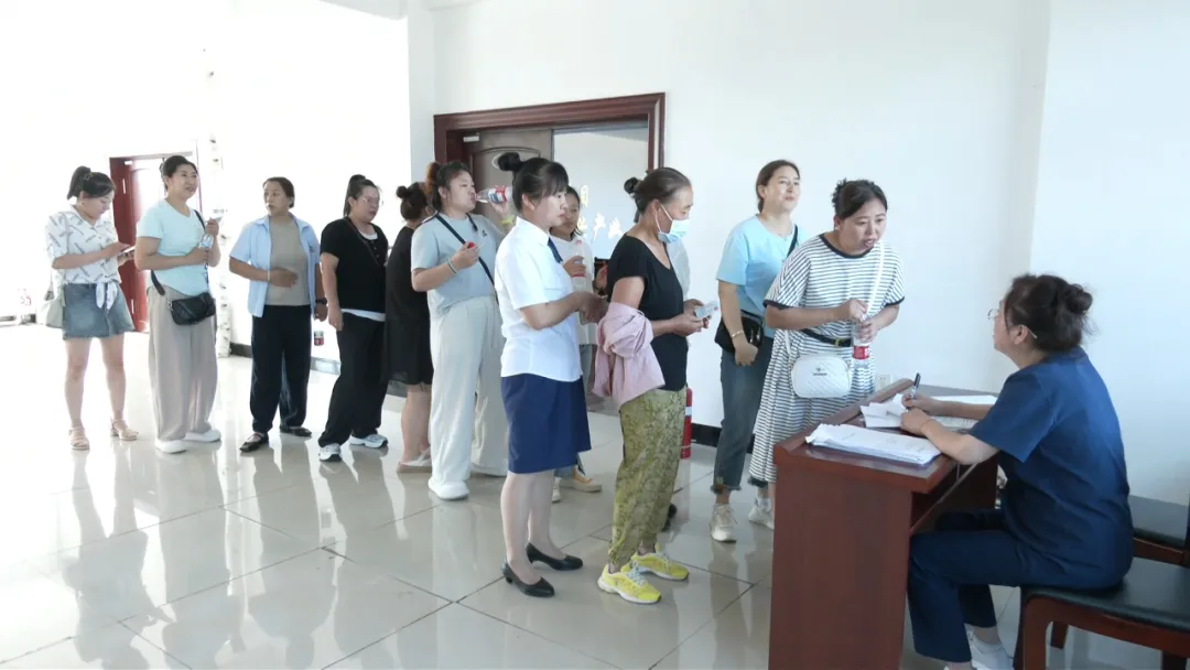 暖心健康服务进企业&ensp;关爱女工守护巾帼健康